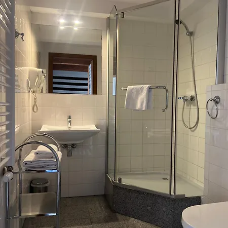 Plac Kolegiacki Хостел *