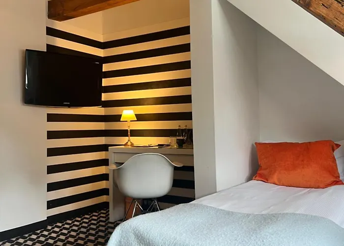 Plac Kolegiacki بيت شباب بوزنان